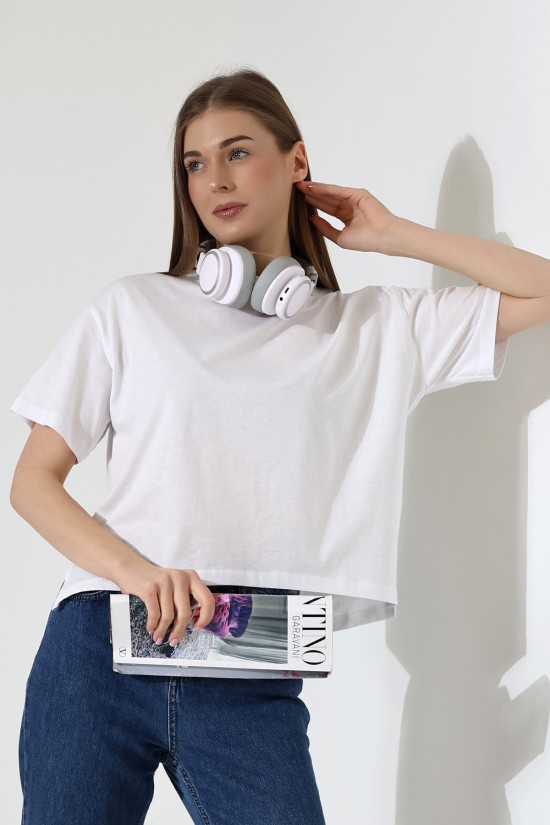 21929 KADIN KISA KOL GENİŞ VE YANLARI YIRTMAÇLI ARKASI OVAL BİSİKLET YAKA TSHIRT 21929 KADIN KISA KOL GENİŞ VE YANLARI YIRTMAÇLI ARKASI OVAL BİSİKLET YAKA TSHIRT