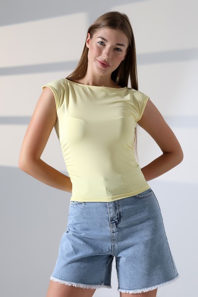 21895  KADIN KAYIK YAKA MİKRO JAPONE  KOL YANLARI BÜZGÜLÜ  TSHIRT 