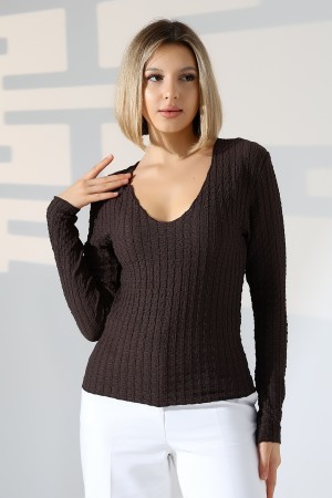 22111 KADIN JAKARLI VİYANA UZUN KOL V YAKA TSHIRT