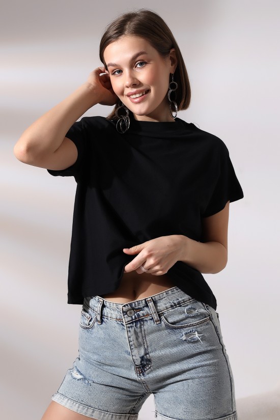 19588 BAYAN DİK YAKA KISA KOLU BEDENDE PAMUKLU KISA TSHIRT 19588 BAYAN DİK YAKA KISA KOLU BEDENDE PAMUKLU KISA TSHIRT