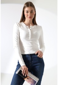 21947 KADIN RİBANA UZUN KOL PATI UZUN VE 6 ÇITÇITLI TSHIRT 21947 KADIN RİBANA UZUN KOL PATI UZUN VE 6 ÇITÇITLI TSHIRT