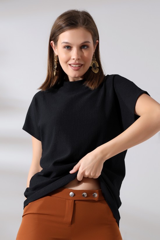 21122 BAYAN BÜRÜMCÜK YARIM BOĞAZLI YAKA KISA KOLU BEDENDE NORMAL BOY TSHIRT 21122 BAYAN BÜRÜMCÜK YARIM BOĞAZLI YAKA KISA KOLU BEDENDE NORMAL BOY TSHIRT