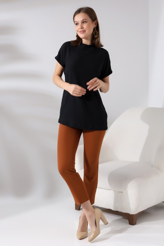 21122 BAYAN BÜRÜMCÜK YARIM BOĞAZLI YAKA KISA KOLU BEDENDE NORMAL BOY TSHIRT 21122 BAYAN BÜRÜMCÜK YARIM BOĞAZLI YAKA KISA KOLU BEDENDE NORMAL BOY TSHIRT