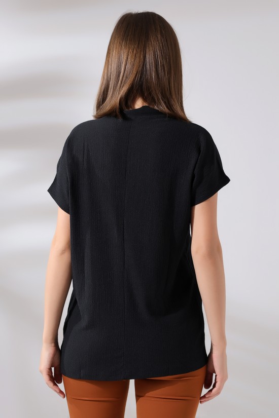 21122 BAYAN BÜRÜMCÜK YARIM BOĞAZLI YAKA KISA KOLU BEDENDE NORMAL BOY TSHIRT 21122 BAYAN BÜRÜMCÜK YARIM BOĞAZLI YAKA KISA KOLU BEDENDE NORMAL BOY TSHIRT