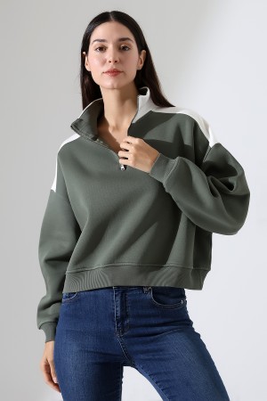 21963 KADIN 3 İP FERMUARLI KAMYONÖR GÖMLEK YAKA OMUZLARI VE YAKA GARNİLİ SALAŞ YANLARI KUPLU GENİŞ SWEATSHIRT