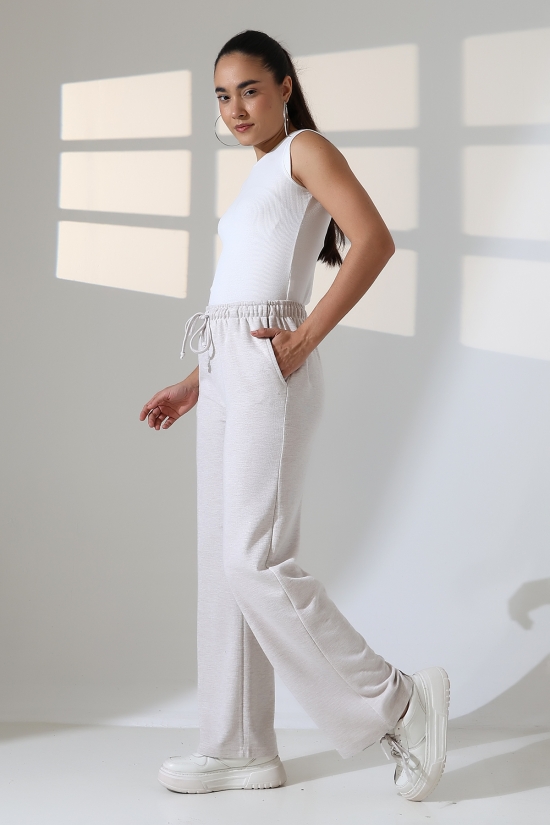 22165 KADIN FIRÇALI SELANİK CEPLİ İNCE BELLASTİKLİ PAÇASI AÇIK SALAŞ PANTOLON 22165 KADIN FIRÇALI SELANİK CEPLİ İNCE BELLASTİKLİ PAÇASI AÇIK SALAŞ PANTOLON