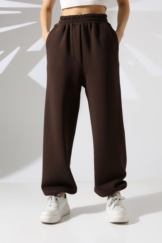 22135 KADIN 3 İP PENYE KOMPAKT ŞARDONLU ARKA TEK CEPLİ ÖNÜ PATLI PAÇASI AÇIK LASTİK AYAR BÜZGÜLÜ EŞOFMAN PANTOLON 22135 KADIN 3 İP PENYE KOMPAKT ŞARDONLU ARKA TEK CEPLİ ÖNÜ PATLI PAÇASI AÇIK LASTİK AYAR BÜZGÜLÜ EŞOFMAN PANTOLON