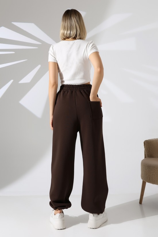 22135 KADIN 3 İP PENYE KOMPAKT ŞARDONLU ARKA TEK CEPLİ ÖNÜ PATLI PAÇASI AÇIK LASTİK AYAR BÜZGÜLÜ EŞOFMAN PANTOLON 22135 KADIN 3 İP PENYE KOMPAKT ŞARDONLU ARKA TEK CEPLİ ÖNÜ PATLI PAÇASI AÇIK LASTİK AYAR BÜZGÜLÜ EŞOFMAN PANTOLON