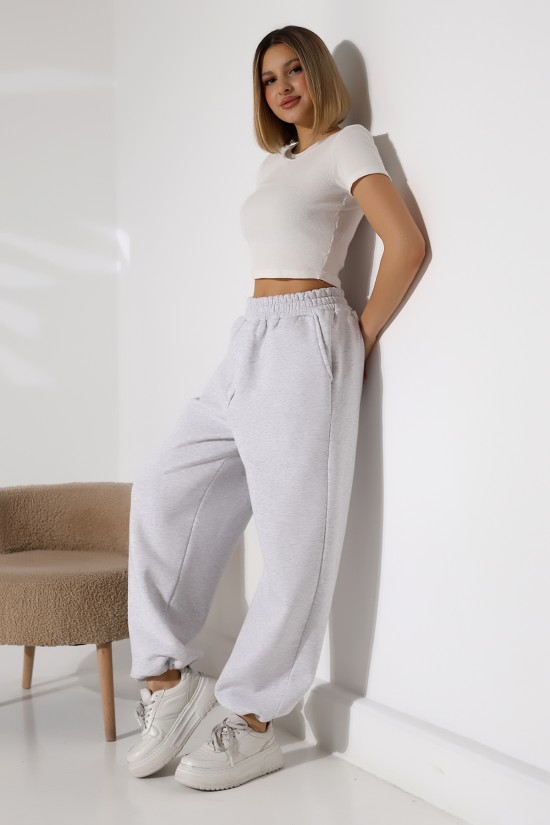 22135 KADIN 3 İP PENYE KOMPAKT ŞARDONLU ARKA TEK CEPLİ ÖNÜ PATLI PAÇASI AÇIK LASTİK AYAR BÜZGÜLÜ EŞOFMAN PANTOLON 22135 KADIN 3 İP PENYE KOMPAKT ŞARDONLU ARKA TEK CEPLİ ÖNÜ PATLI PAÇASI AÇIK LASTİK AYAR BÜZGÜLÜ EŞOFMAN PANTOLON