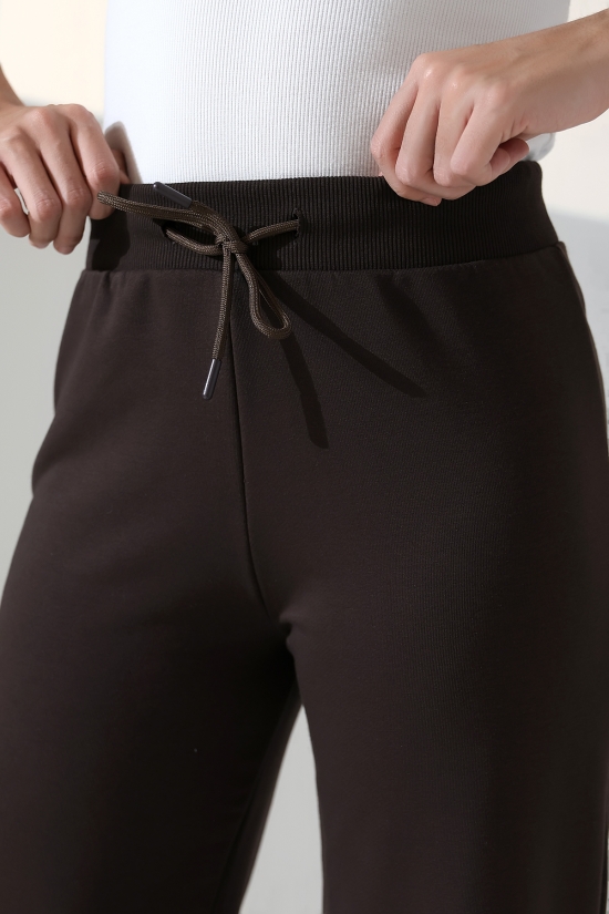 22143 KADIN DİAGONEL ŞARDONSUZ 3 İP PENYE KOMPAKT KEMERİ KAŞGORSELİ PAÇASI AÇIK EŞOFMAN PANTOLON 22143 KADIN DİAGONEL ŞARDONSUZ 3 İP PENYE KOMPAKT KEMERİ KAŞGORSELİ PAÇASI AÇIK EŞOFMAN PANTOLON