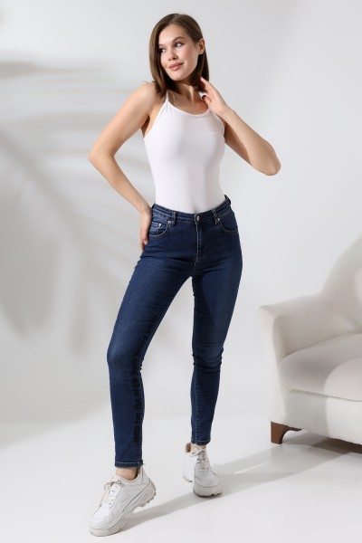 20427 KADIN İP ASKILI ALTI KÜLOTLU VE ÇITÇITLI ATLET 20427 KADIN İP ASKILI ALTI KÜLOTLU VE ÇITÇITLI ATLET