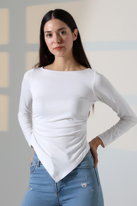 22017 KADIN KAYIK YAKA UZUN KOL YANLARI BÜZGÜLÜ VE ÖNÜ ASİMETRİK KESİMLİ BLUZ 22017 KADIN KAYIK YAKA UZUN KOL YANLARI BÜZGÜLÜ VE ÖNÜ ASİMETRİK KESİMLİ BLUZ